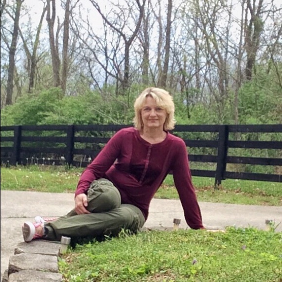 Meet your Posher, Rebecca - Picture 1 of 1